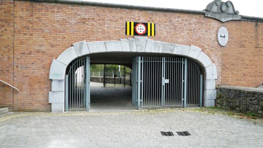 Tunnel entrance under Abbey Bridge